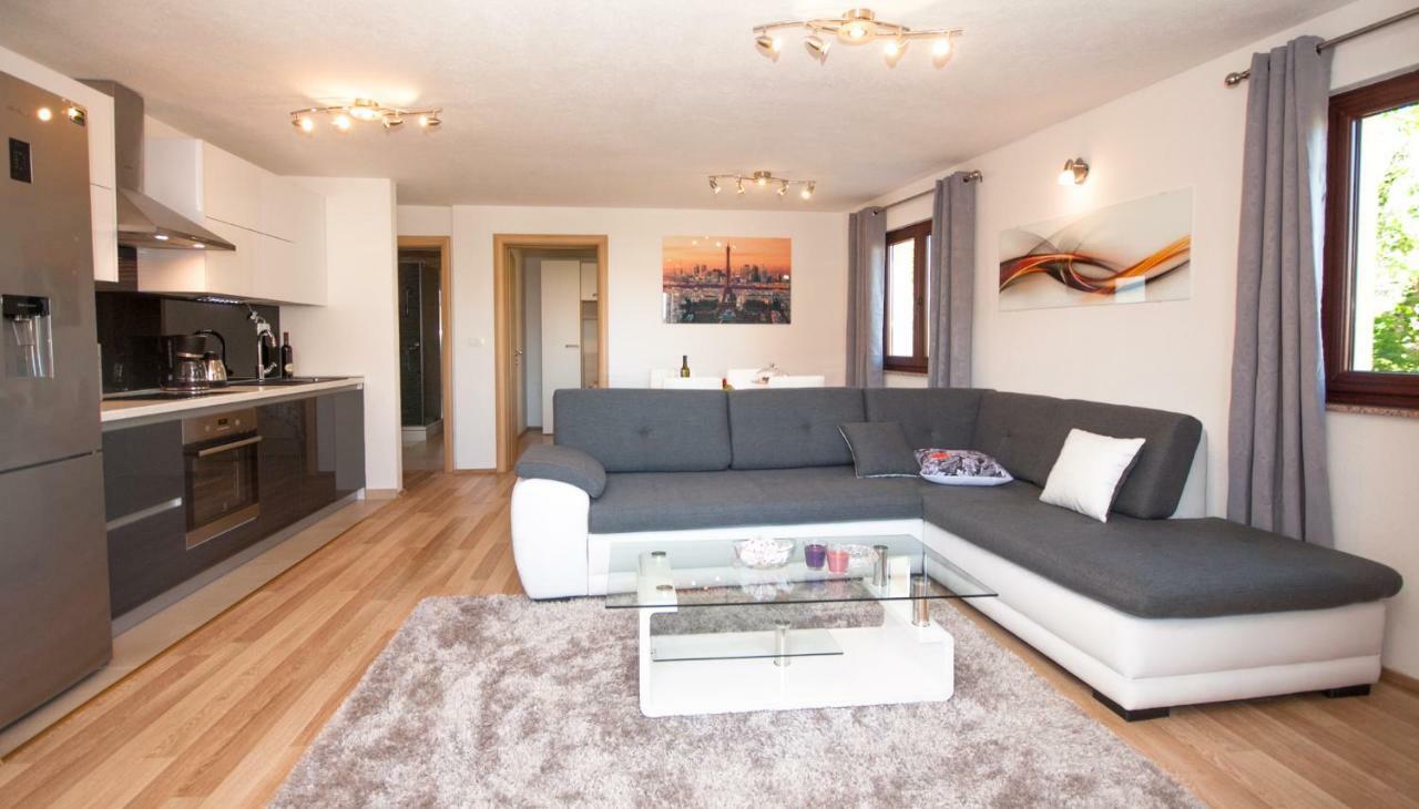 Apartmani Ivan Kaštela Εξωτερικό φωτογραφία